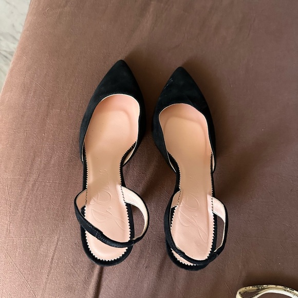 Women's Black Pointed Toe Flats - Picture 1 of 9